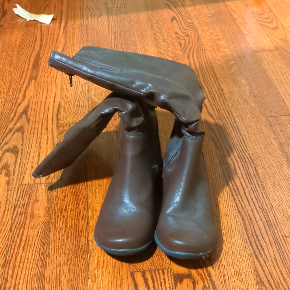 Hush Puppies brown boots size 6.5